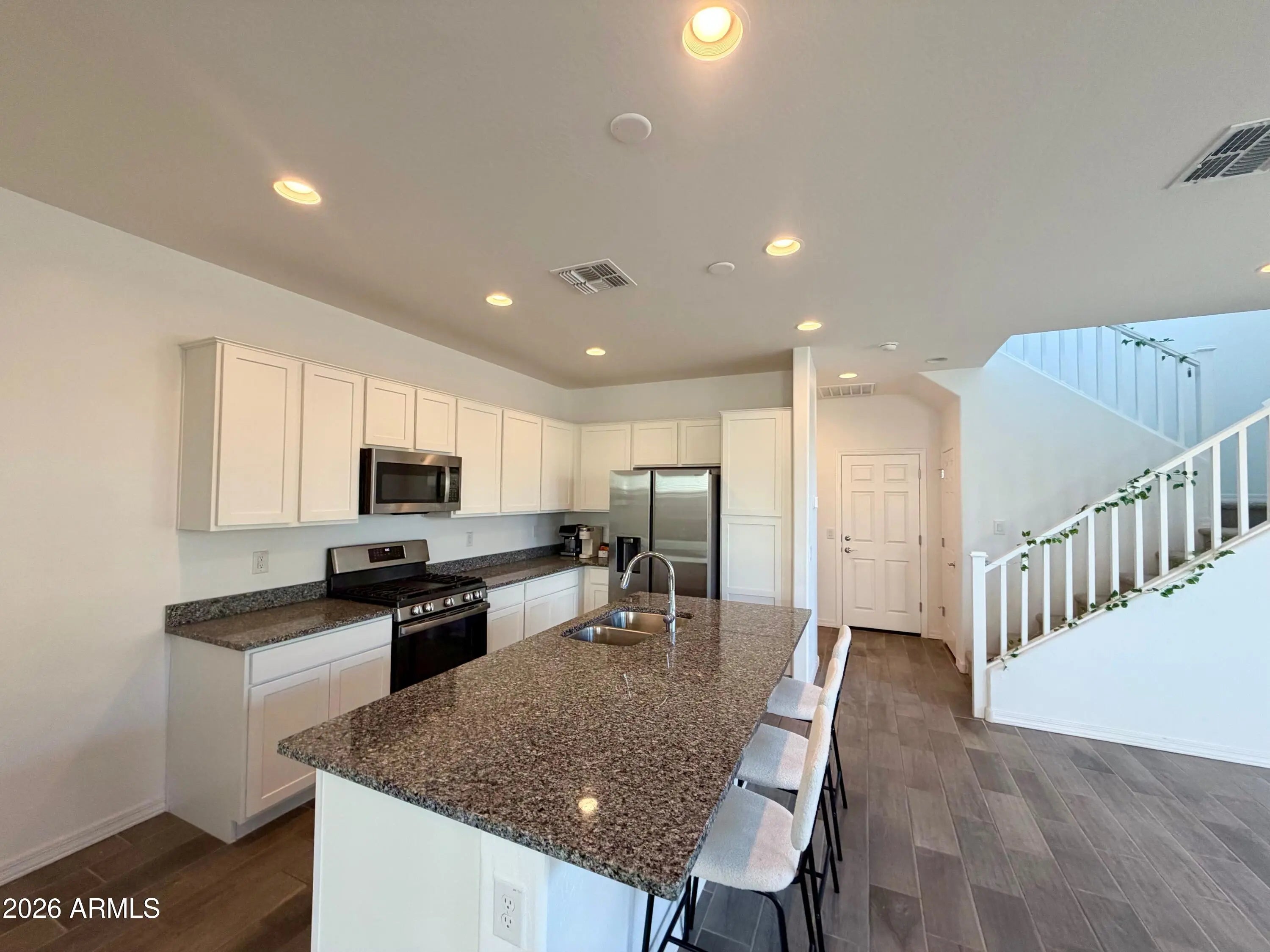 Photo of Listing #6973938