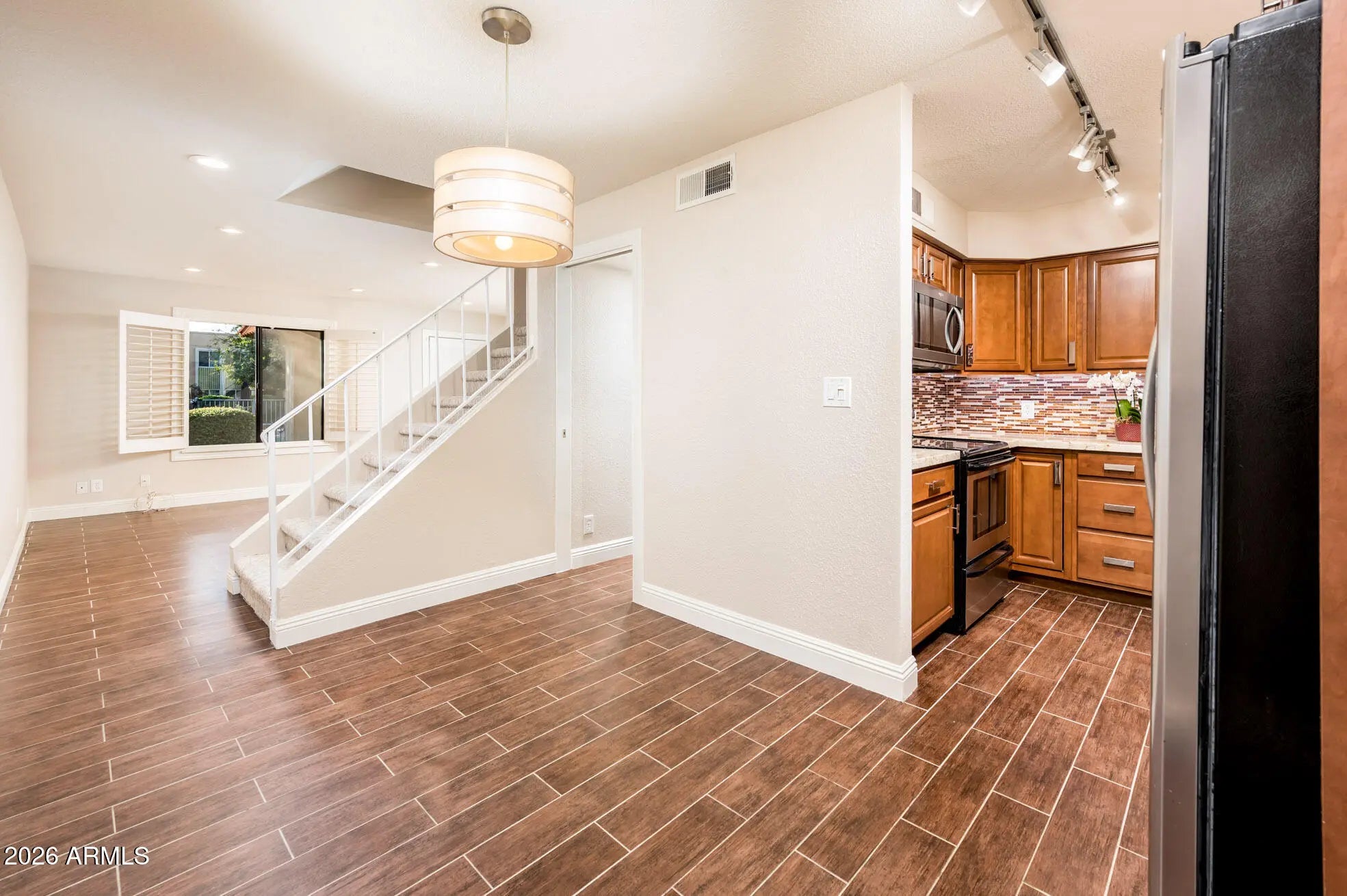 Photo of Listing #6974323