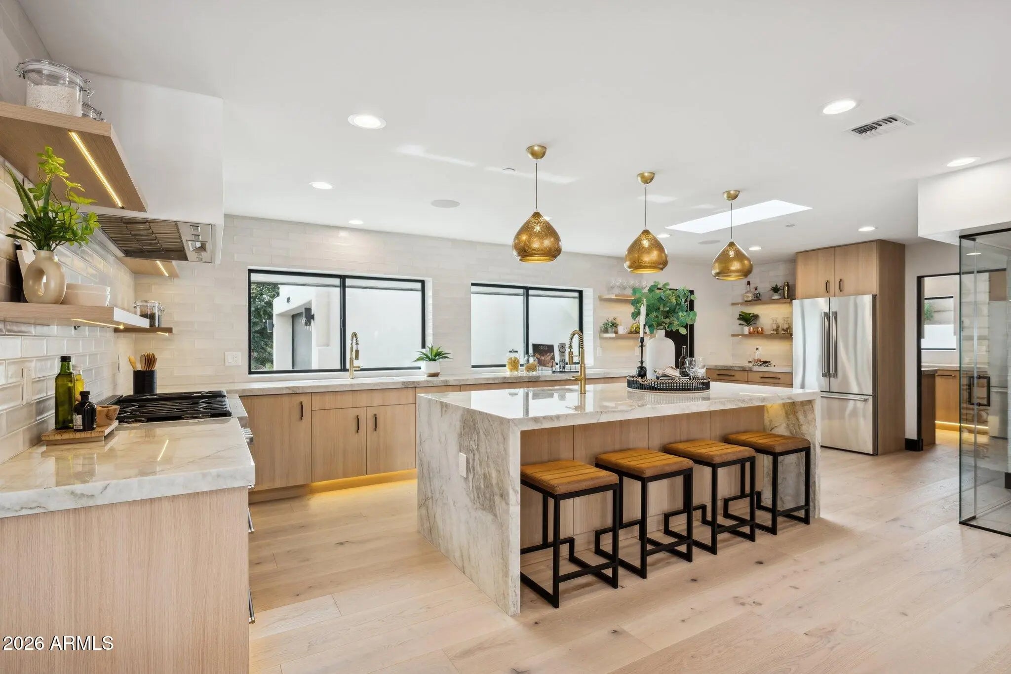 Photo of Listing #6975882