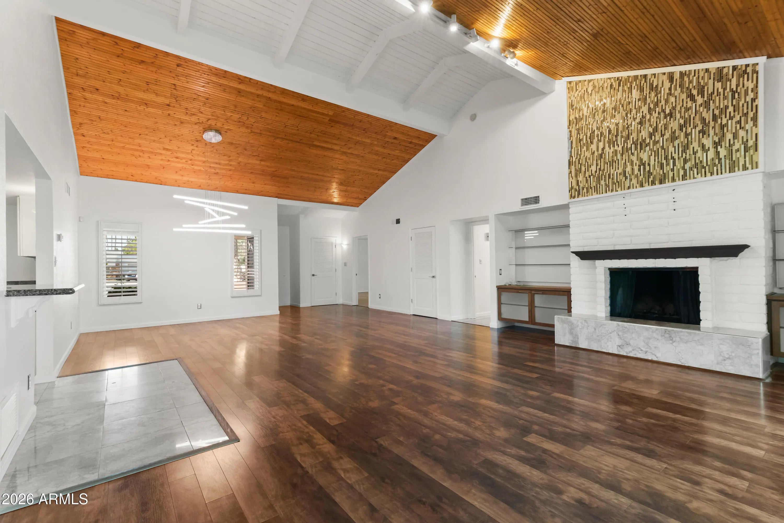 Photo of Listing #6987827