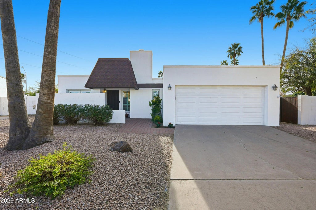 633 E Calavar Road, Phoenix