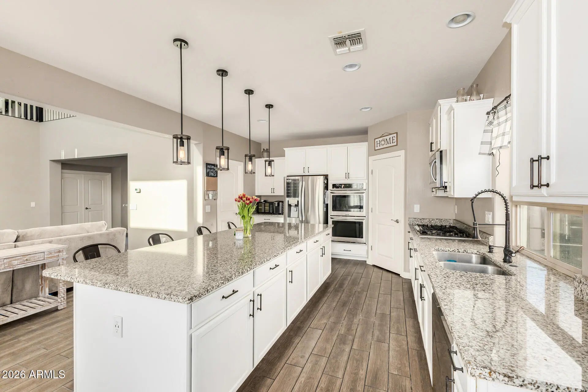 Photo of Listing #6975826