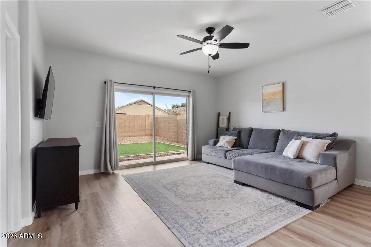 Photo of Listing #6974187