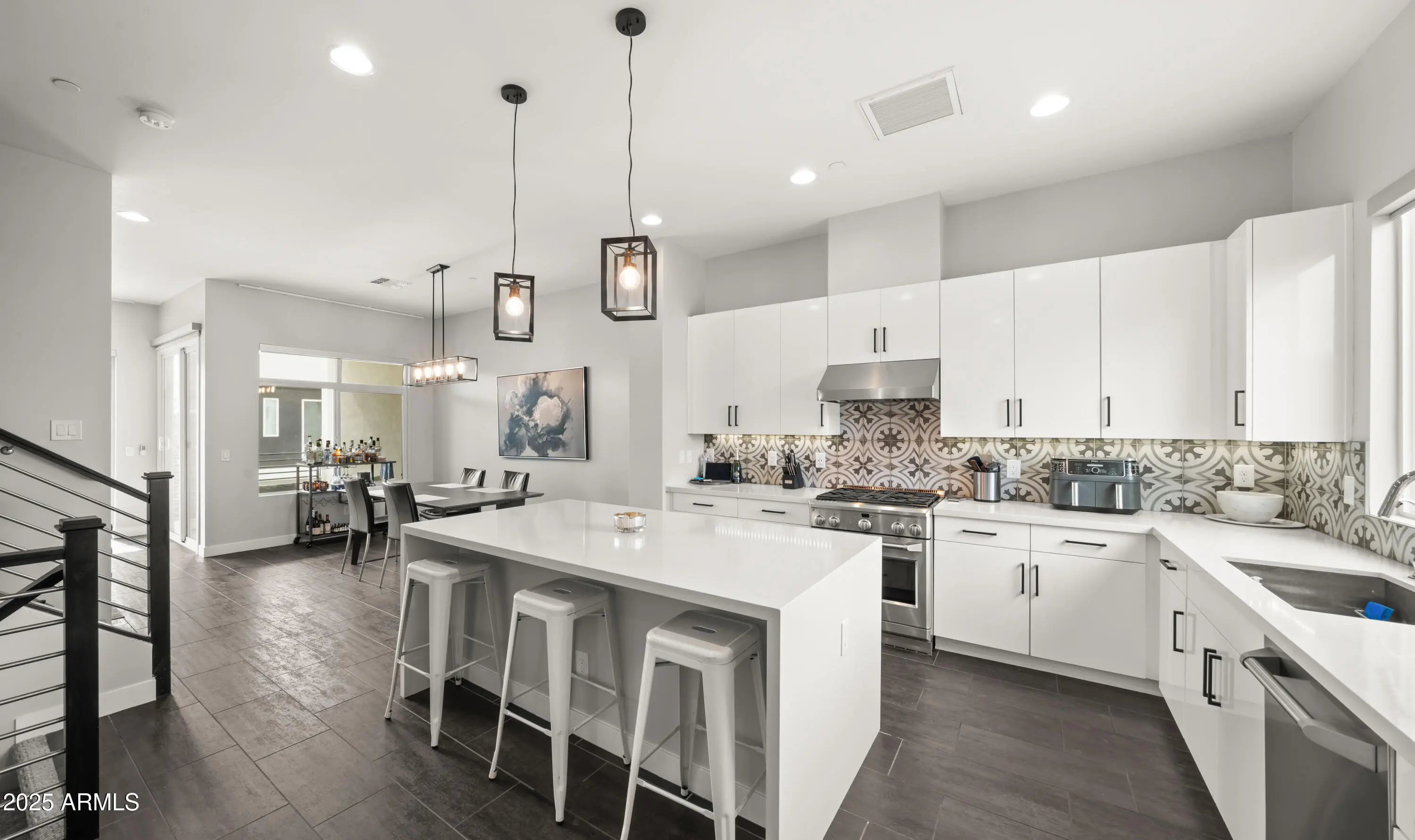 Photo of Listing #6974350