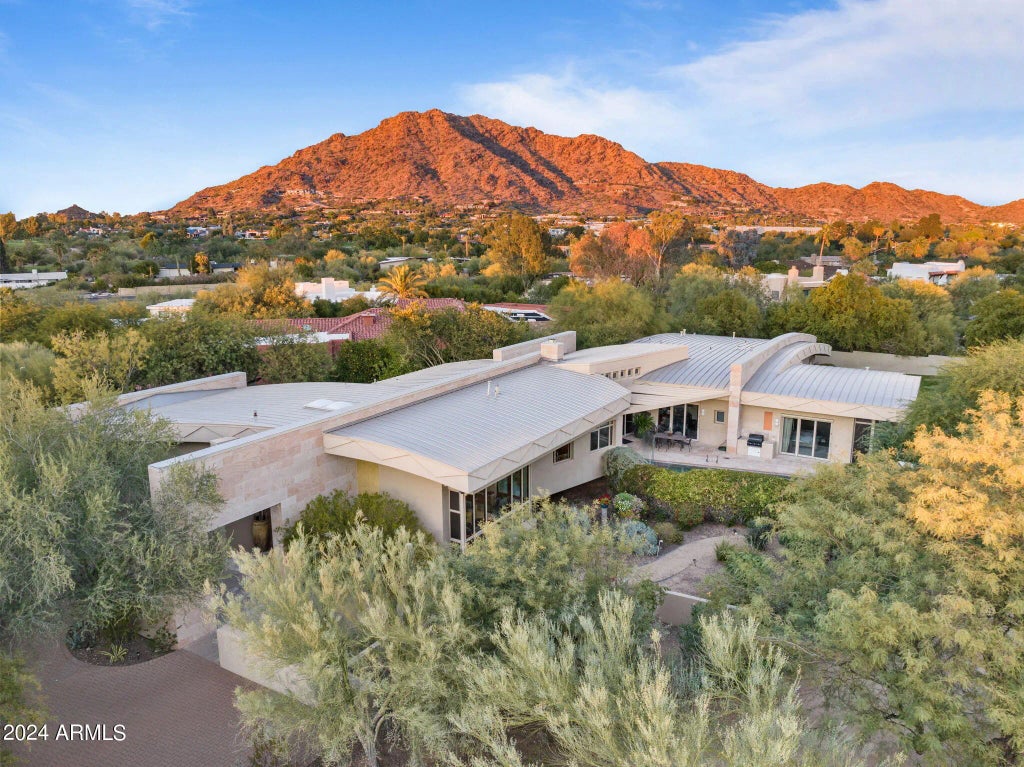 6301 N 51st Place, Paradise Valley