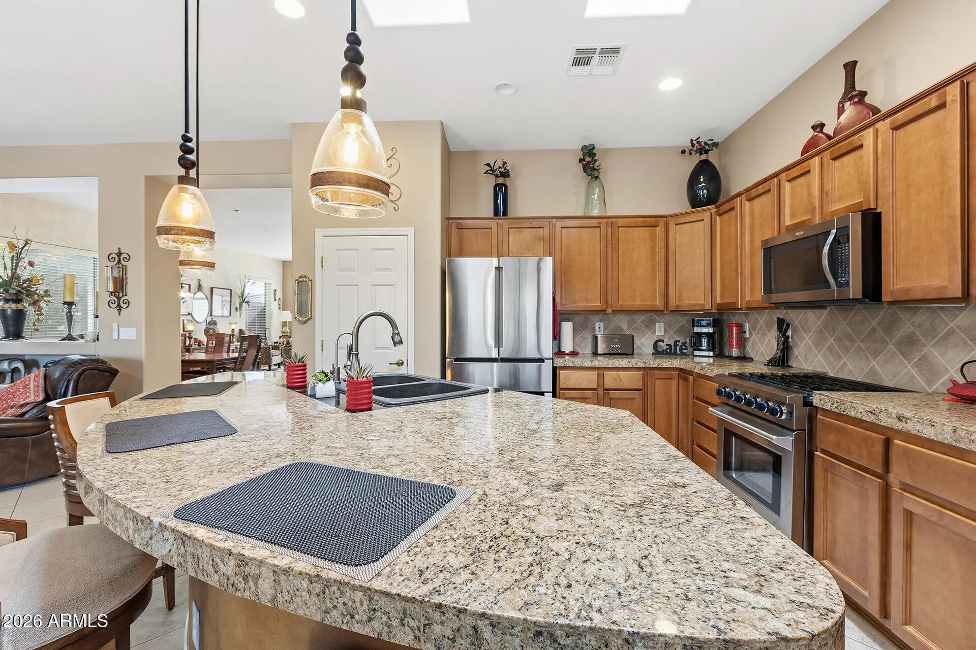 Photo of Listing #6979911