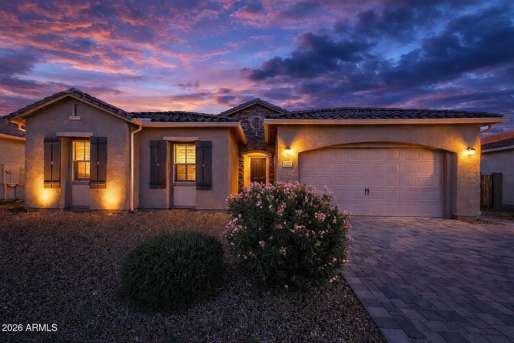 1073 E Holland Park Drive, Gilbert