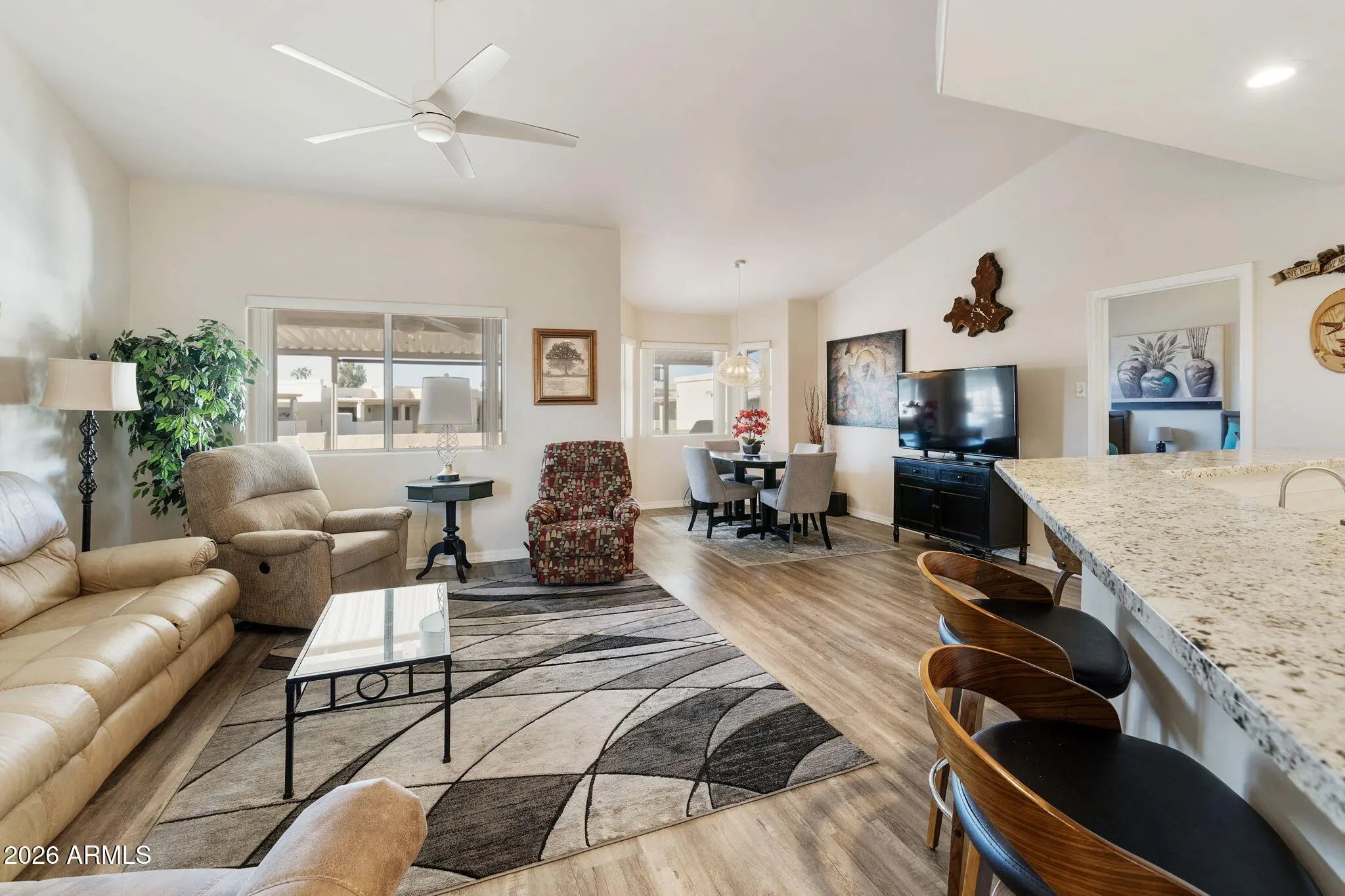 Photo of Listing #6976397