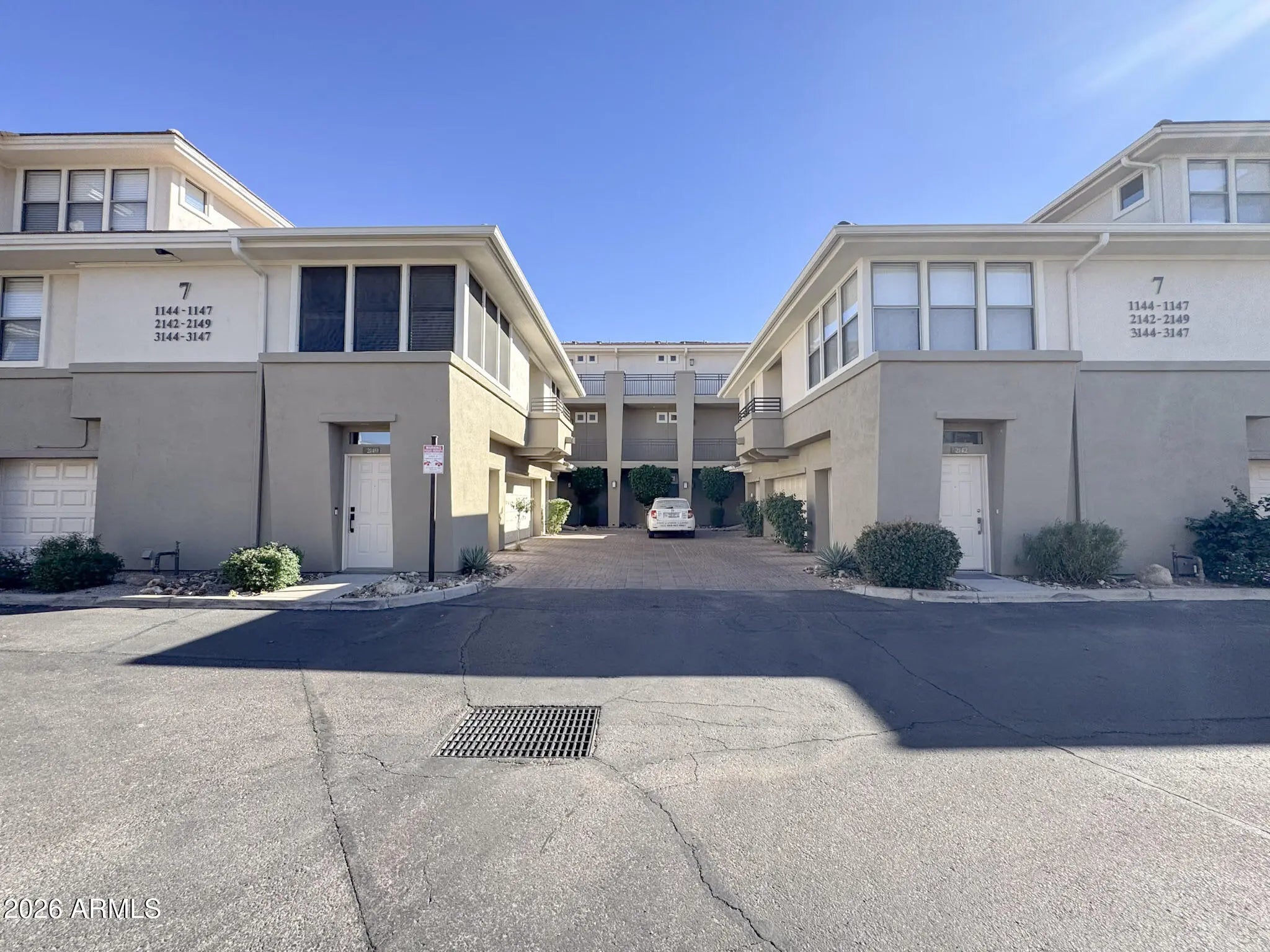 Photo of Listing #6975051