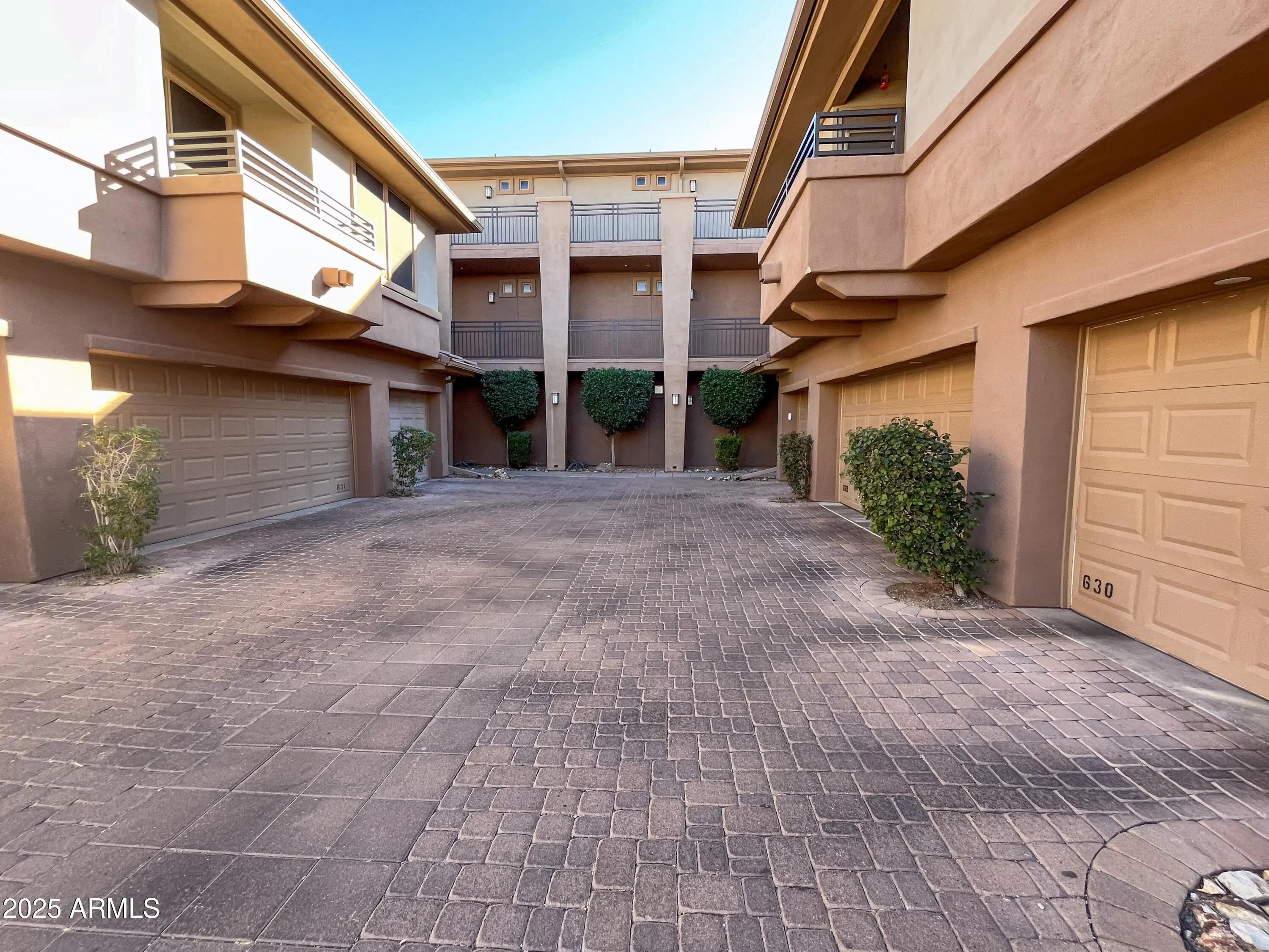 Photo of Listing #6975051