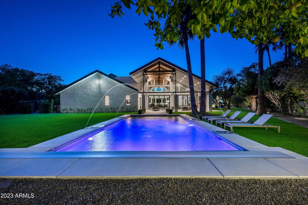 8144 E Del Barquero Drive, Scottsdale