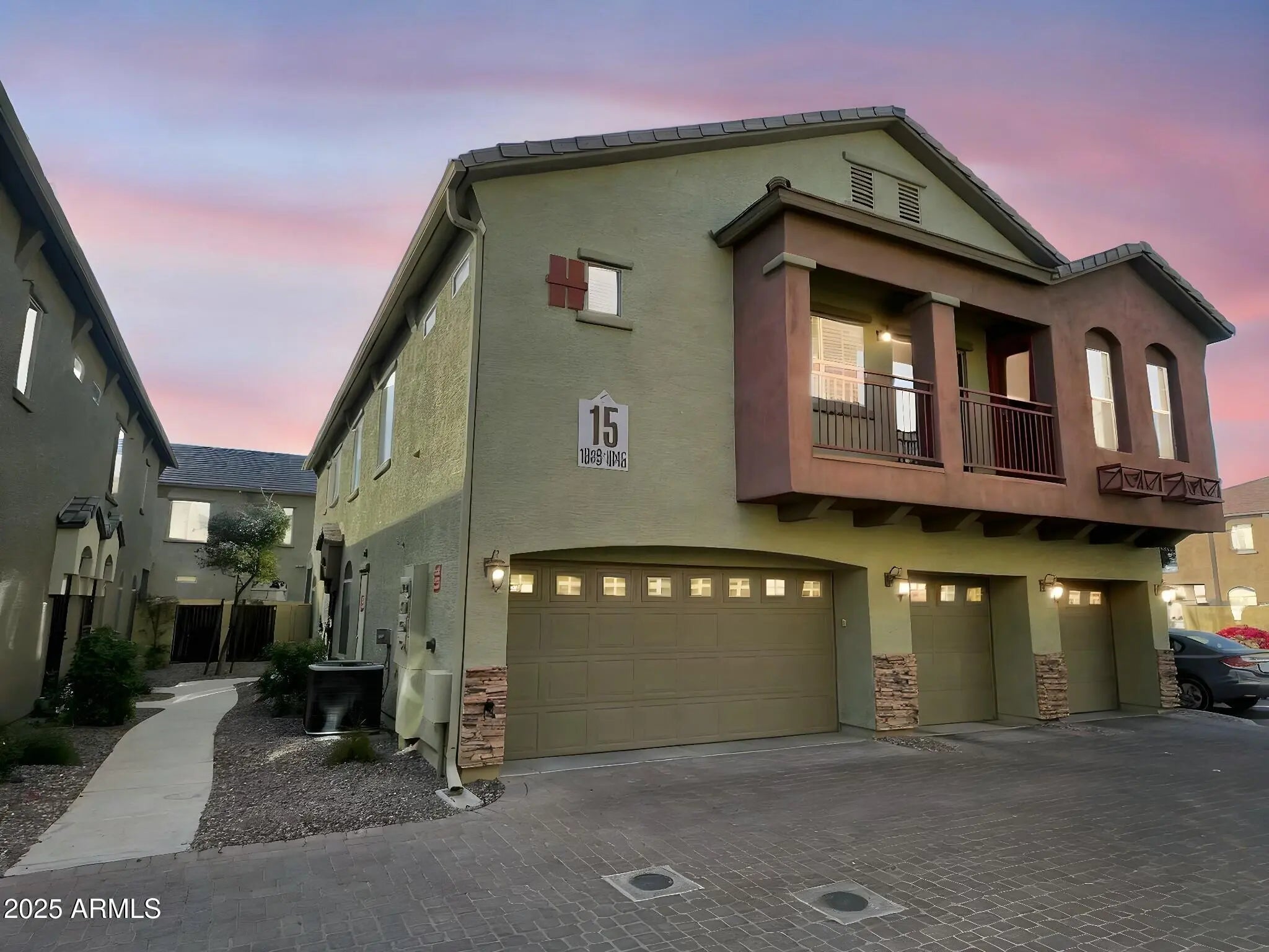 Photo of Listing #6984289