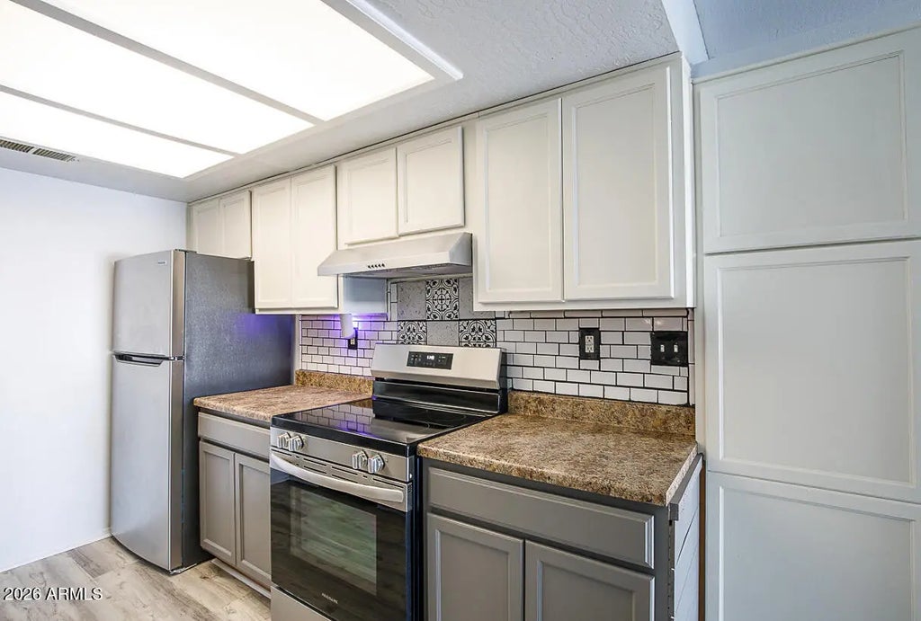 16602 N 25 Street (unit 225), Phoenix