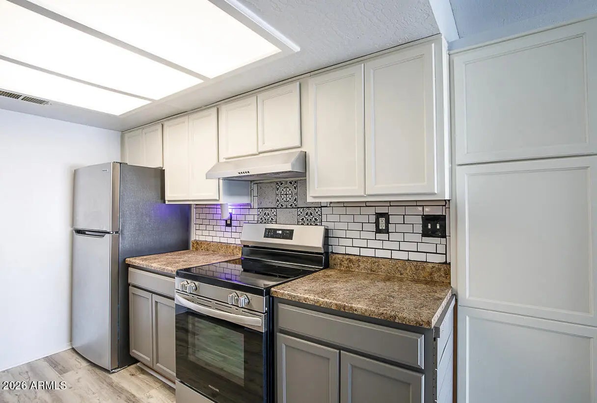 Photo of Listing #6977180