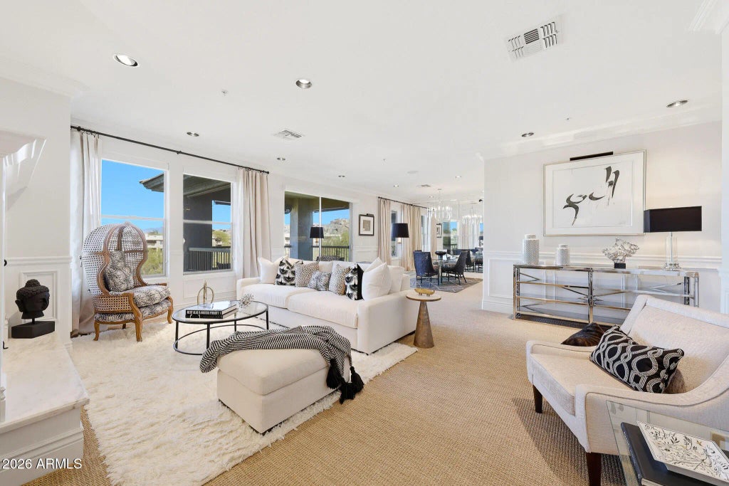 10260 E White Feather Lane (unit 2016), Scottsdale