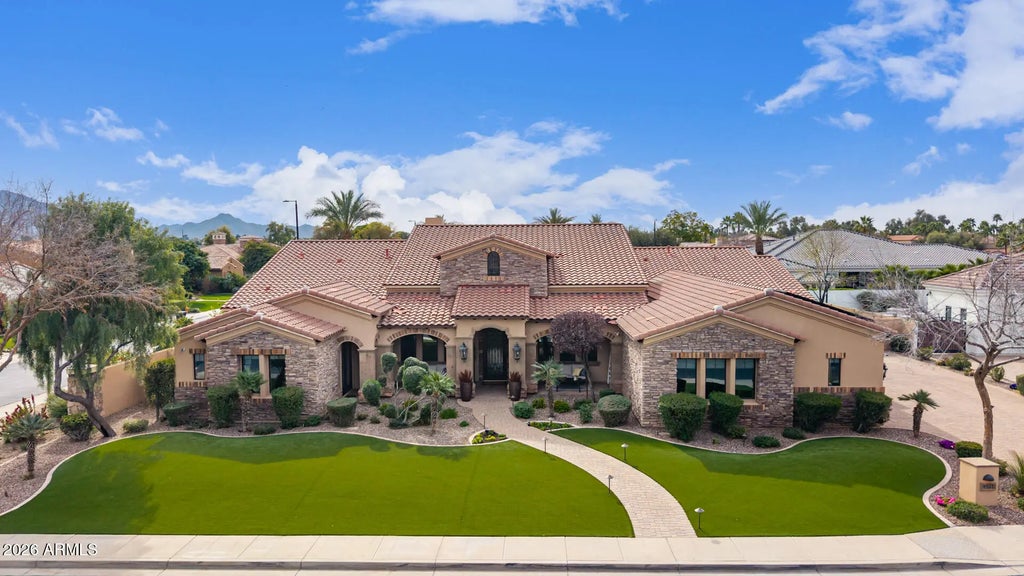 4421 E Taurus Place, Chandler