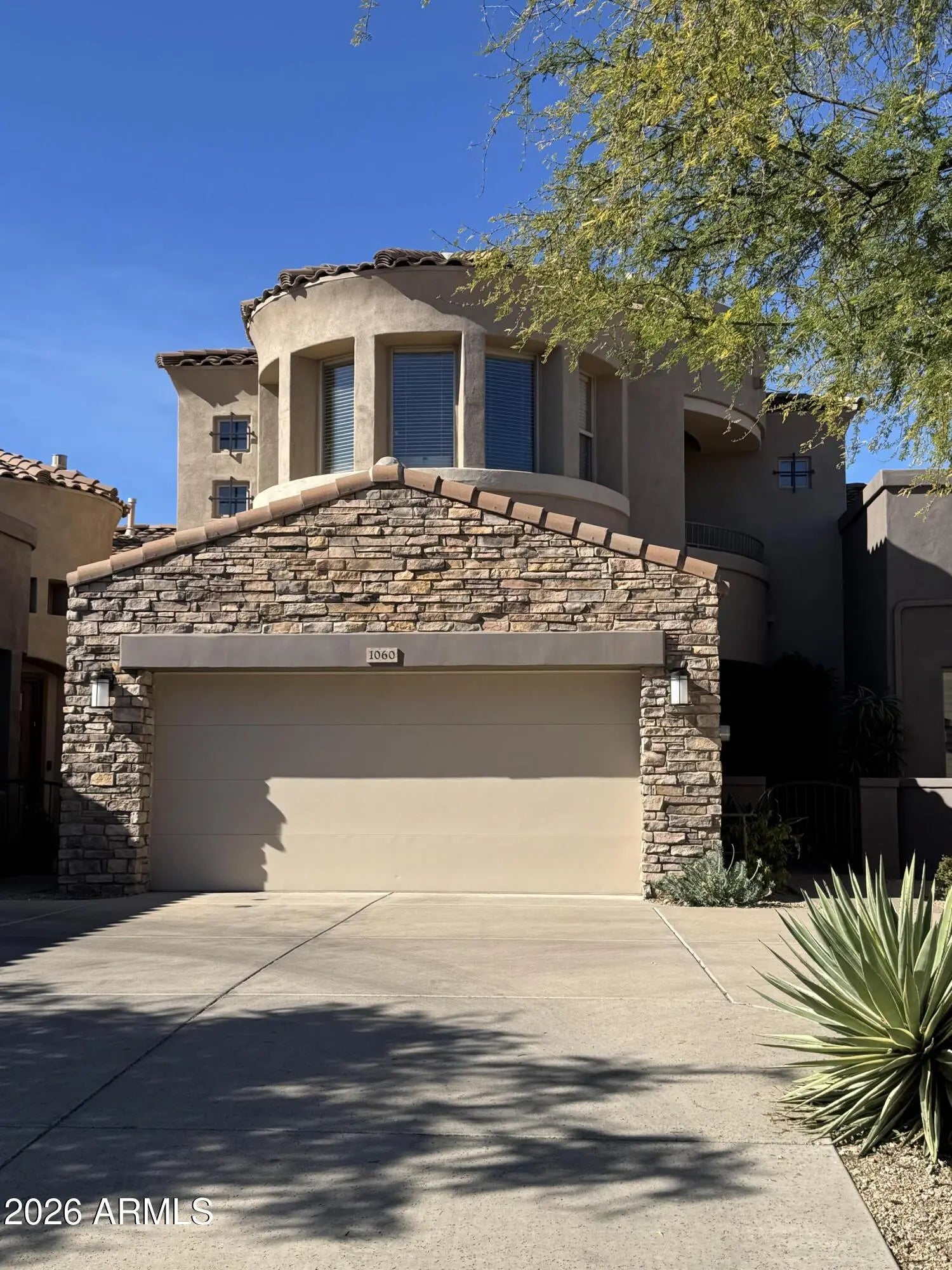 Photo of Listing #6975624