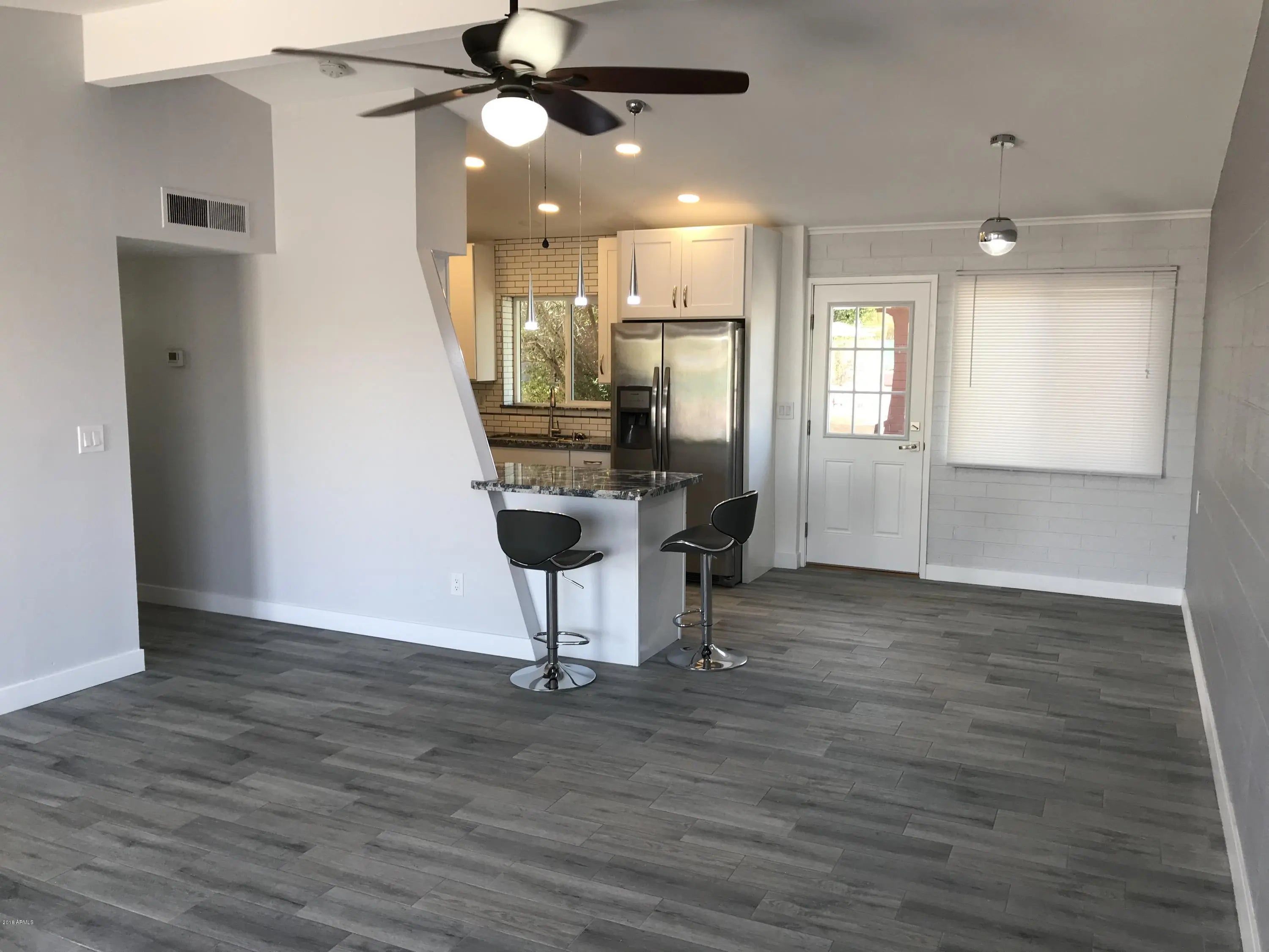 Photo of Listing #6975899