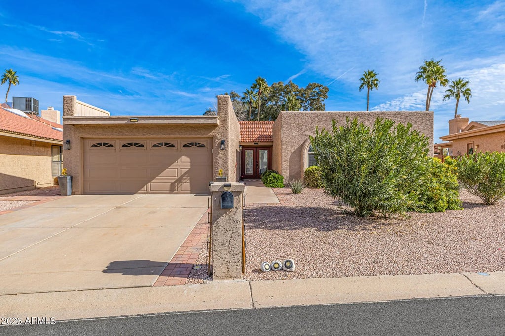26241 S Lakemont Drive, Sun Lakes