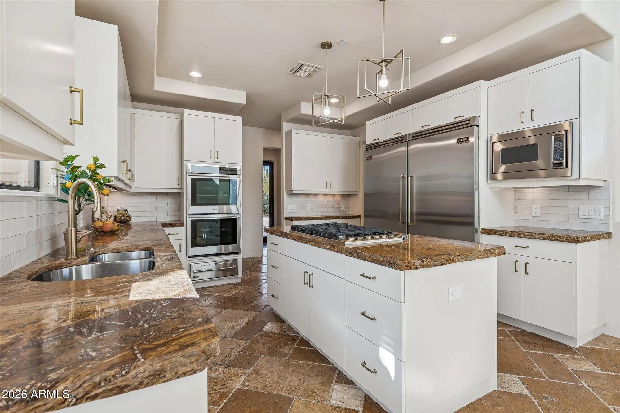 Photo of Listing #6977047