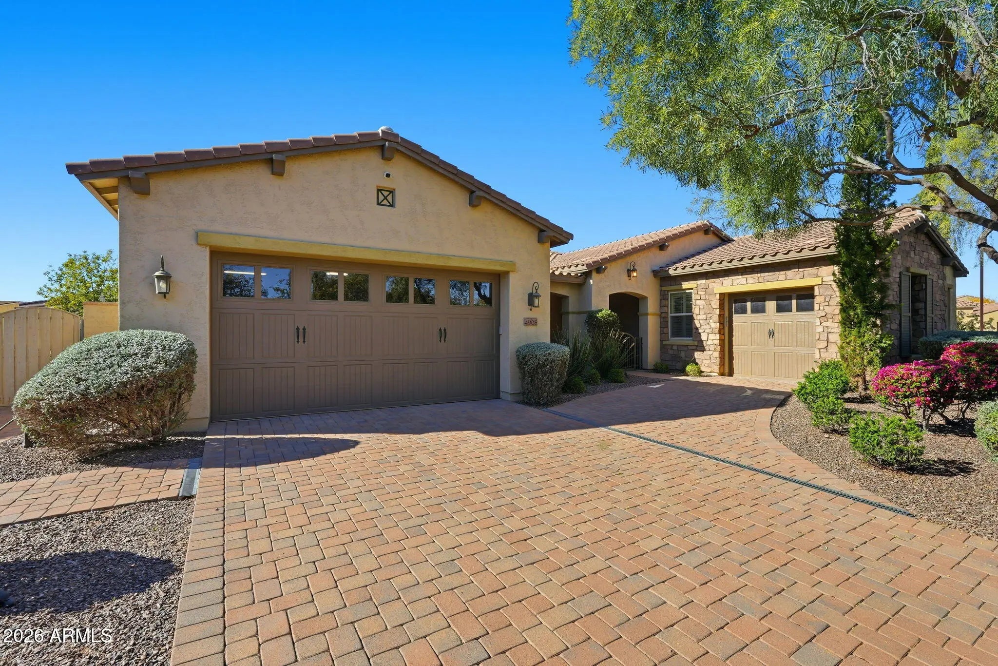 Photo of Listing #6976650