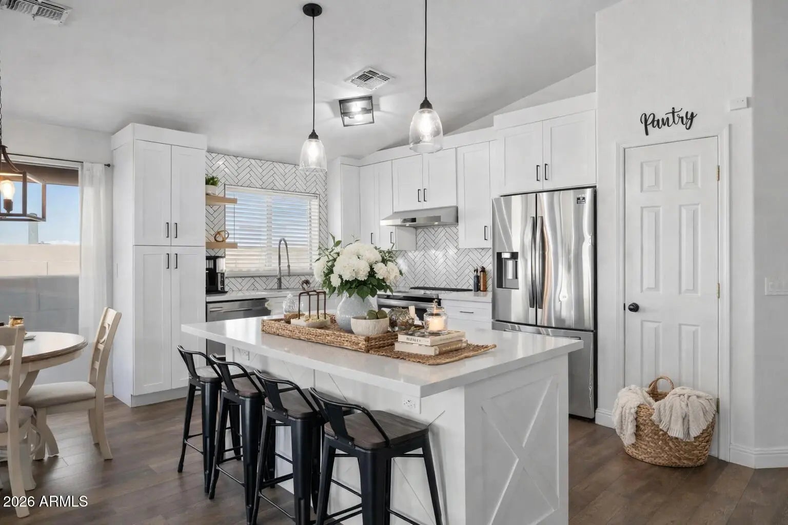 Photo of Listing #6977031