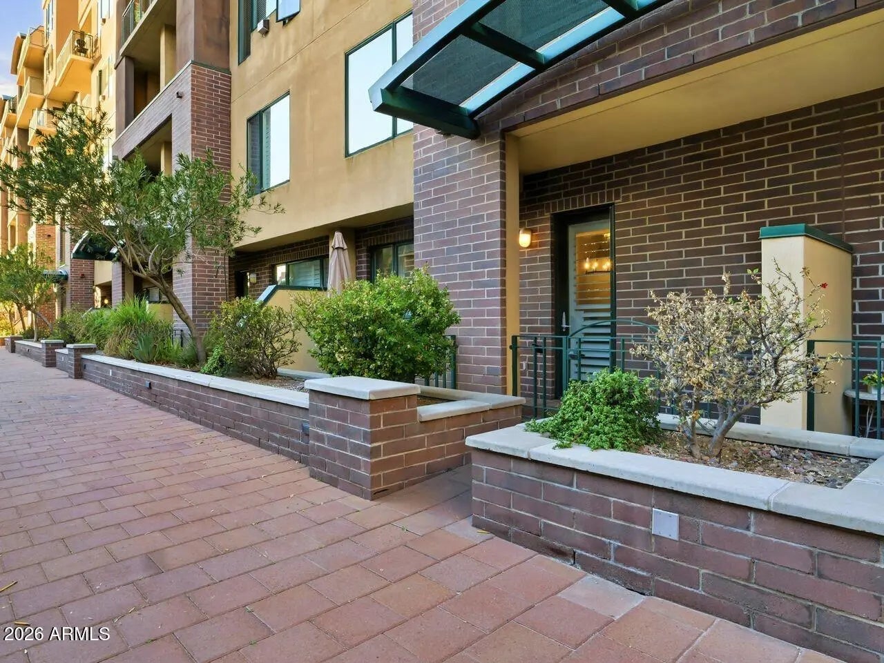 Photo of Listing #6981136