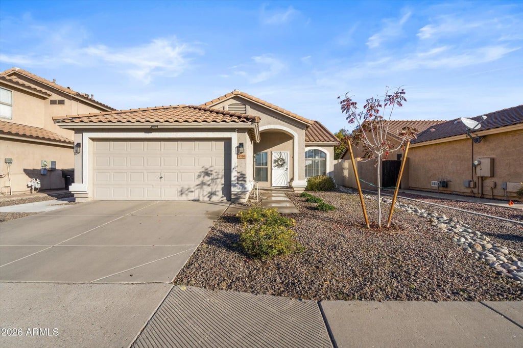 1320 W Kingbird Drive, Chandler