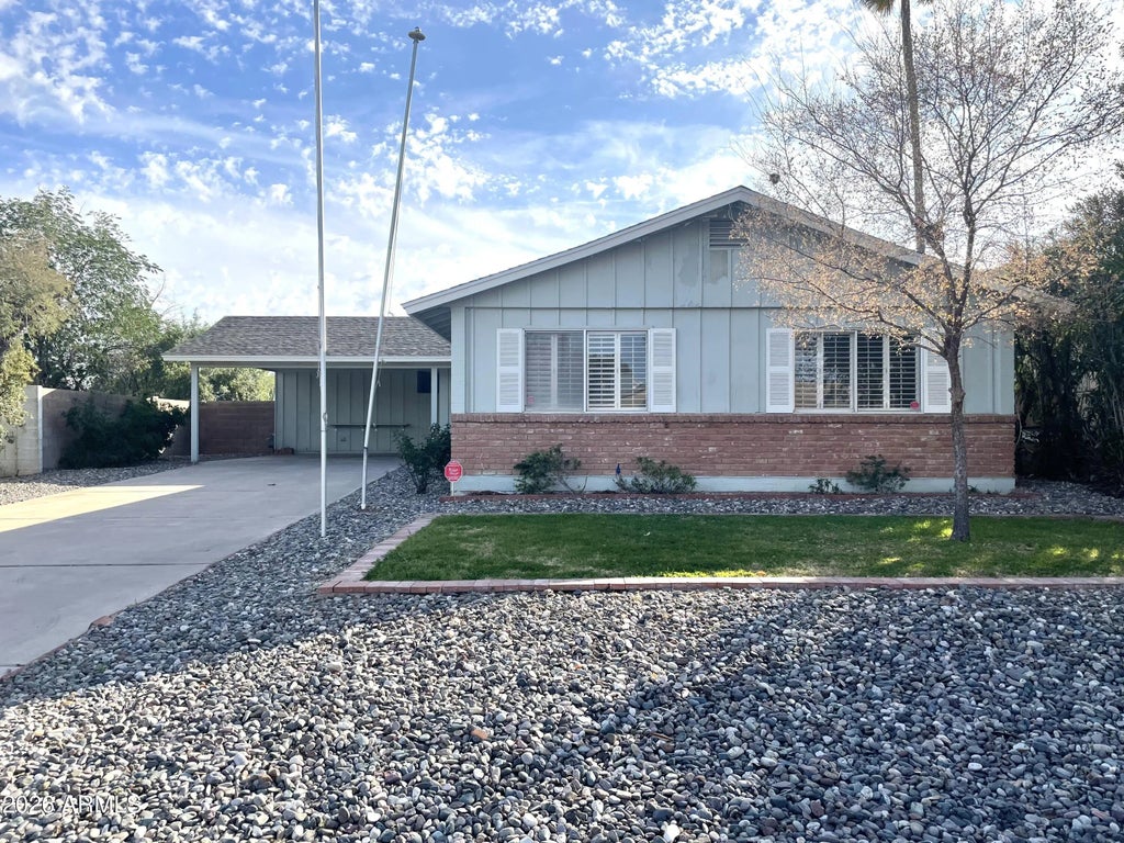2301 E Laurel Lane, Phoenix
