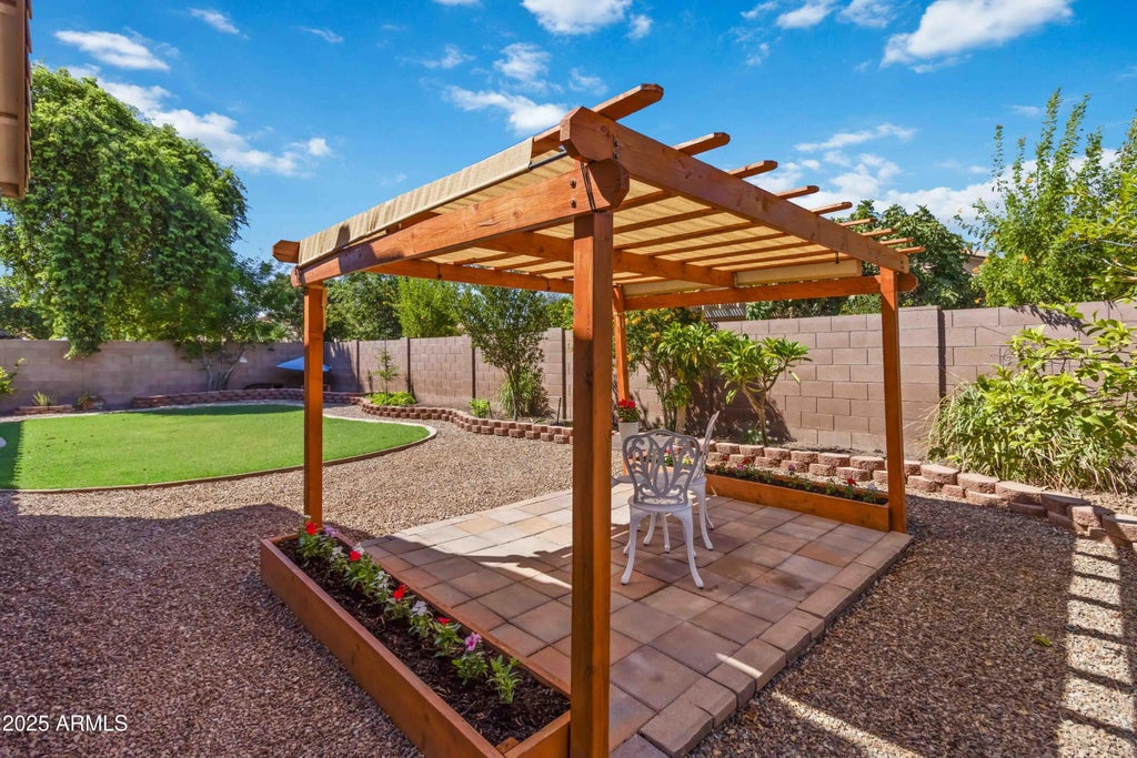 2574 E Donato Drive, Gilbert