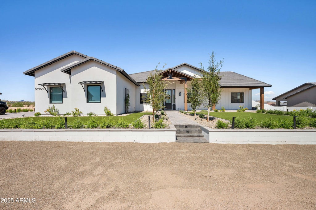 1650 W Lucky Lane, San Tan Valley
