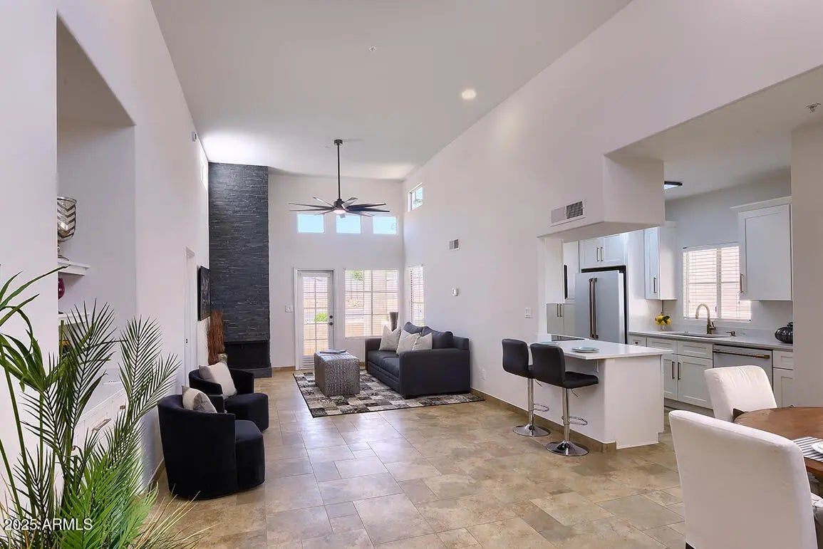 Photo of Listing #6978877