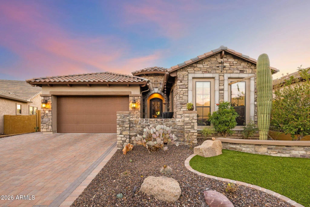 9065 E Leonora Street, Mesa