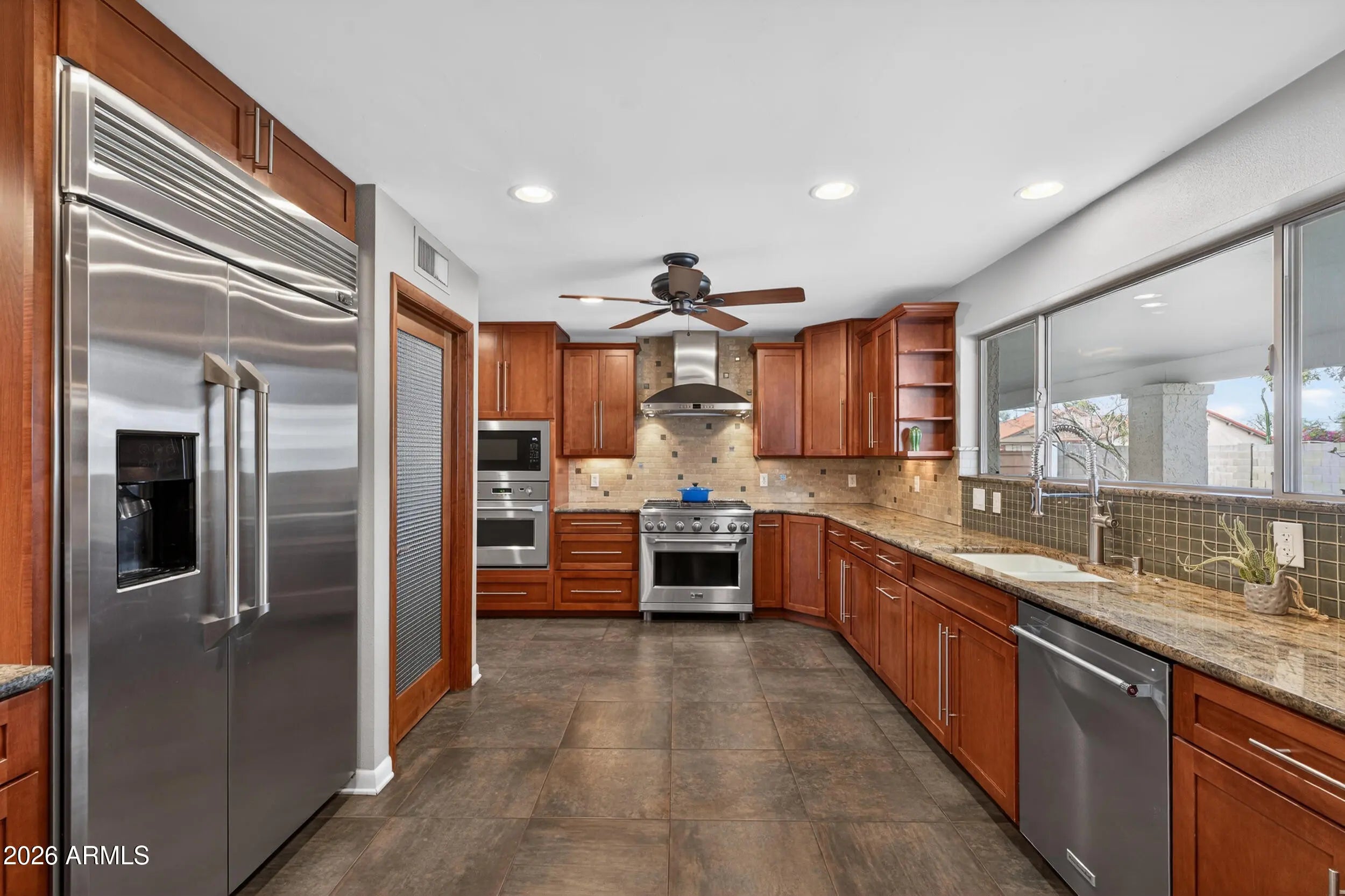 Photo of Listing #6991056