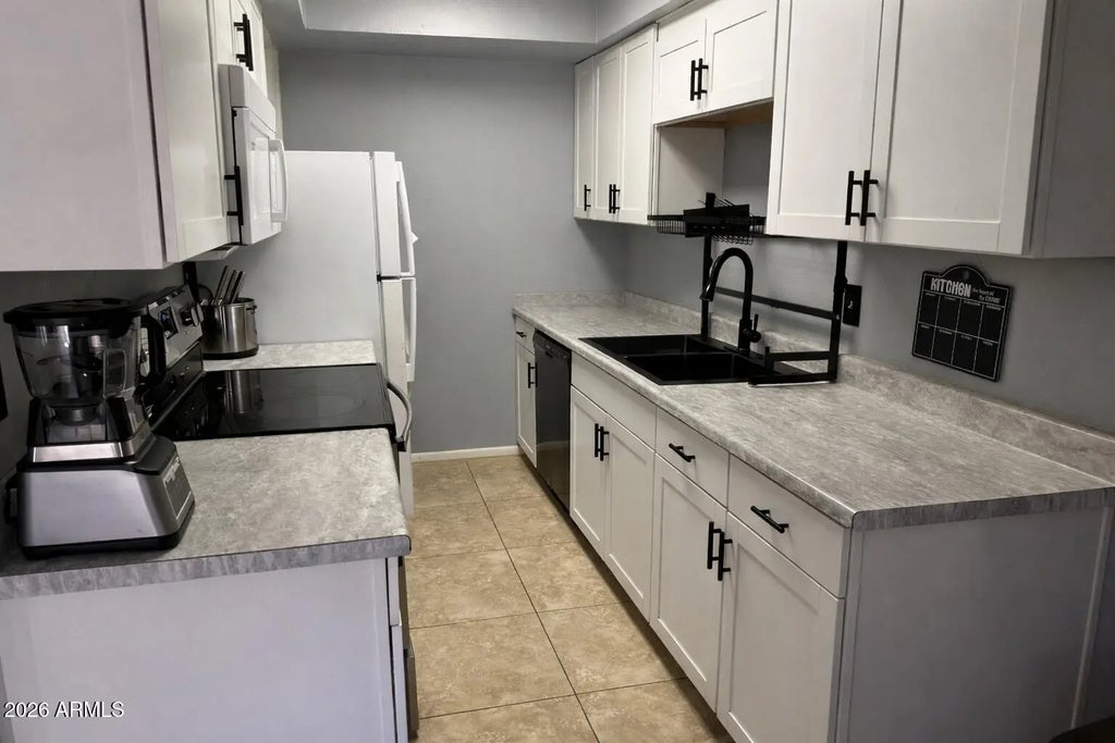 286 W Palomino Drive (unit 51), Chandler