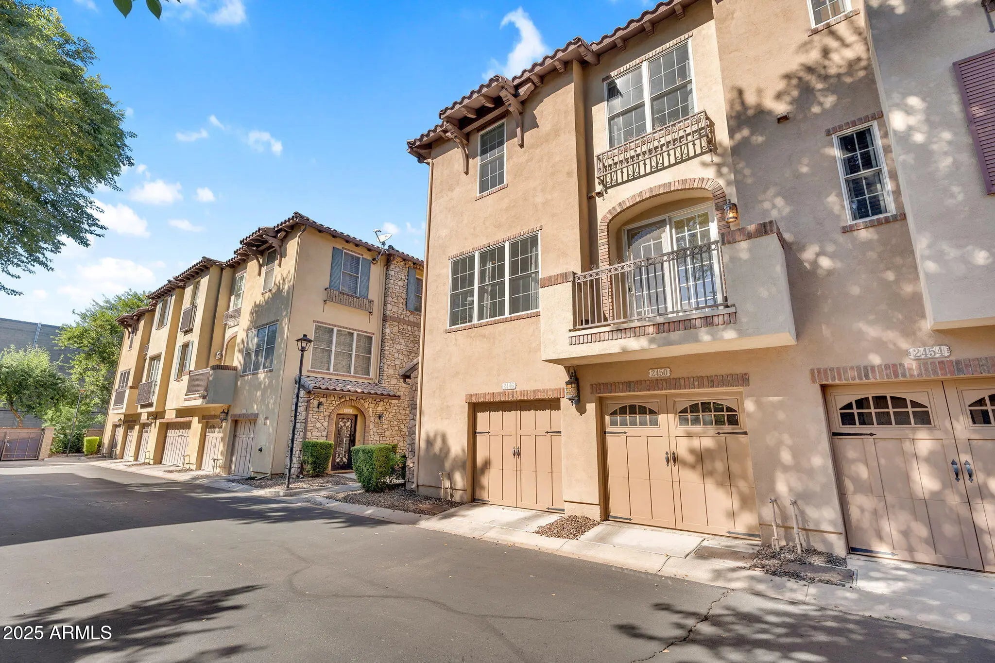 Photo of Listing #6979557