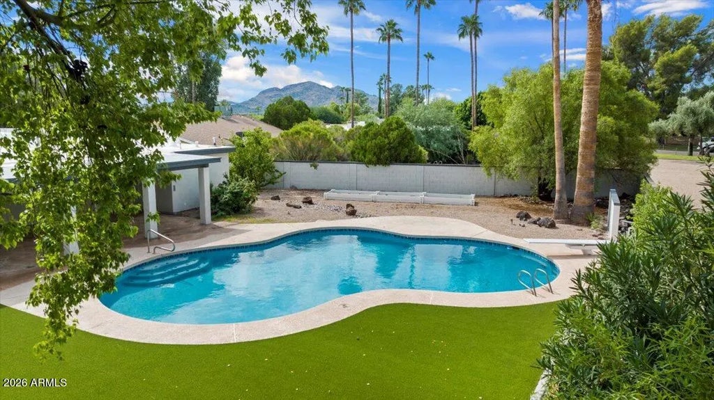 5924 E North Lane, Paradise Valley