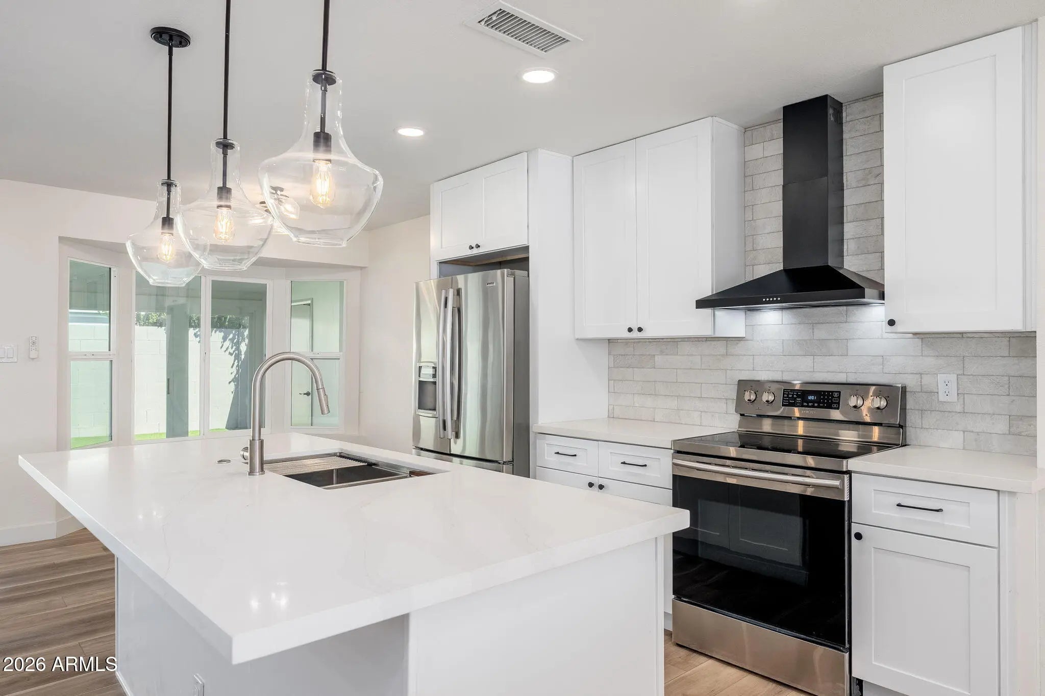 Photo of Listing #6996249