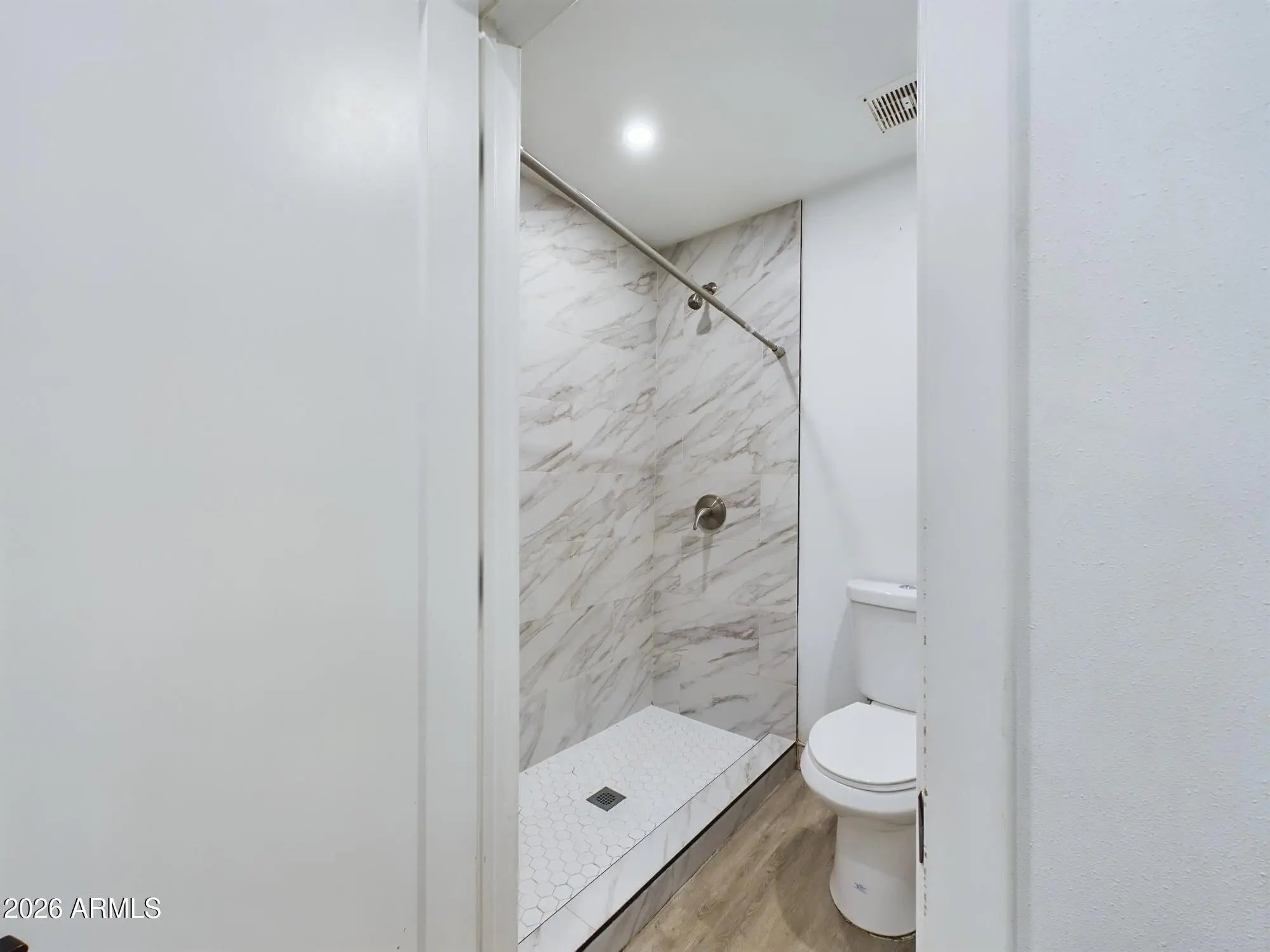 Photo of Listing #6980315