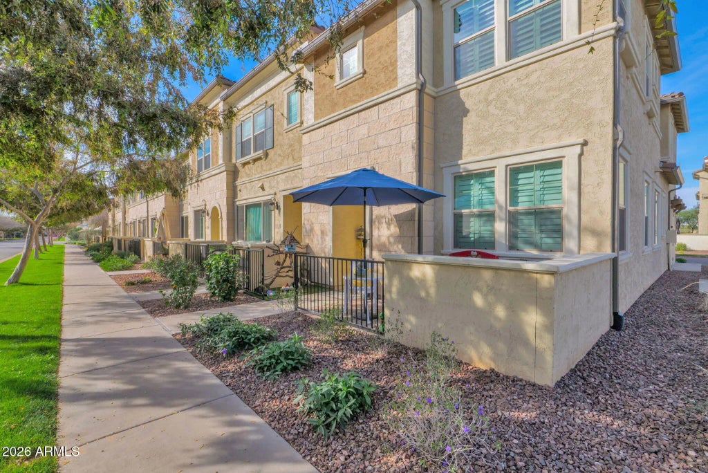 1917 E Hampton Lane (unit 111), Gilbert