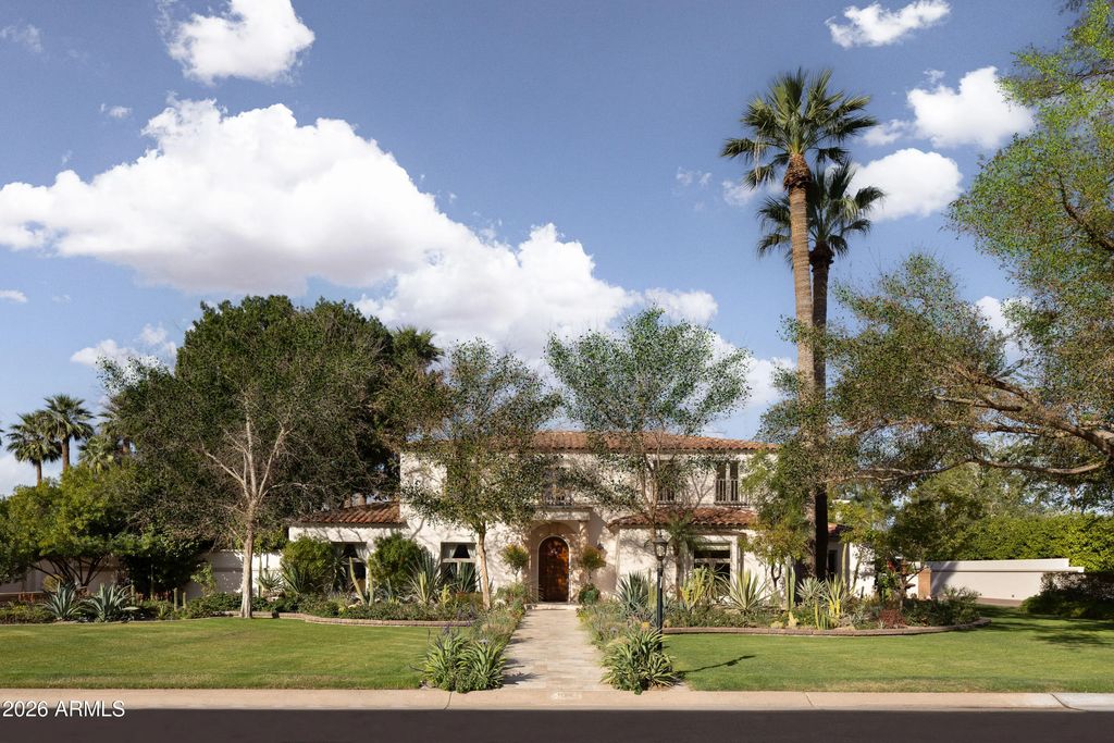3042 N Manor Drive E, Phoenix