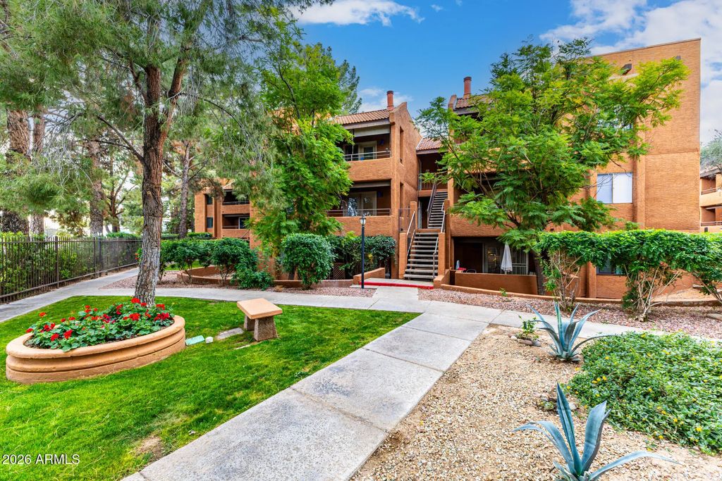 4704 E Paradise Village Parkway N (unit 211), Phoenix