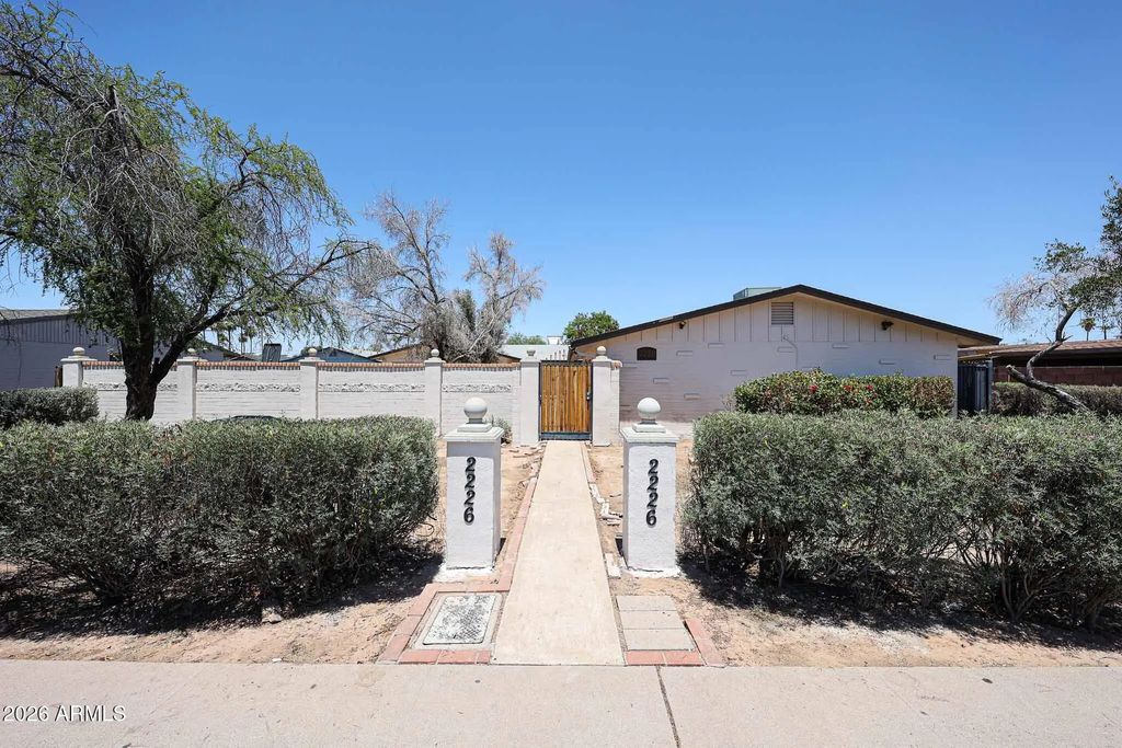 2226 W Heatherbrae Drive (unit Apt 4), Phoenix