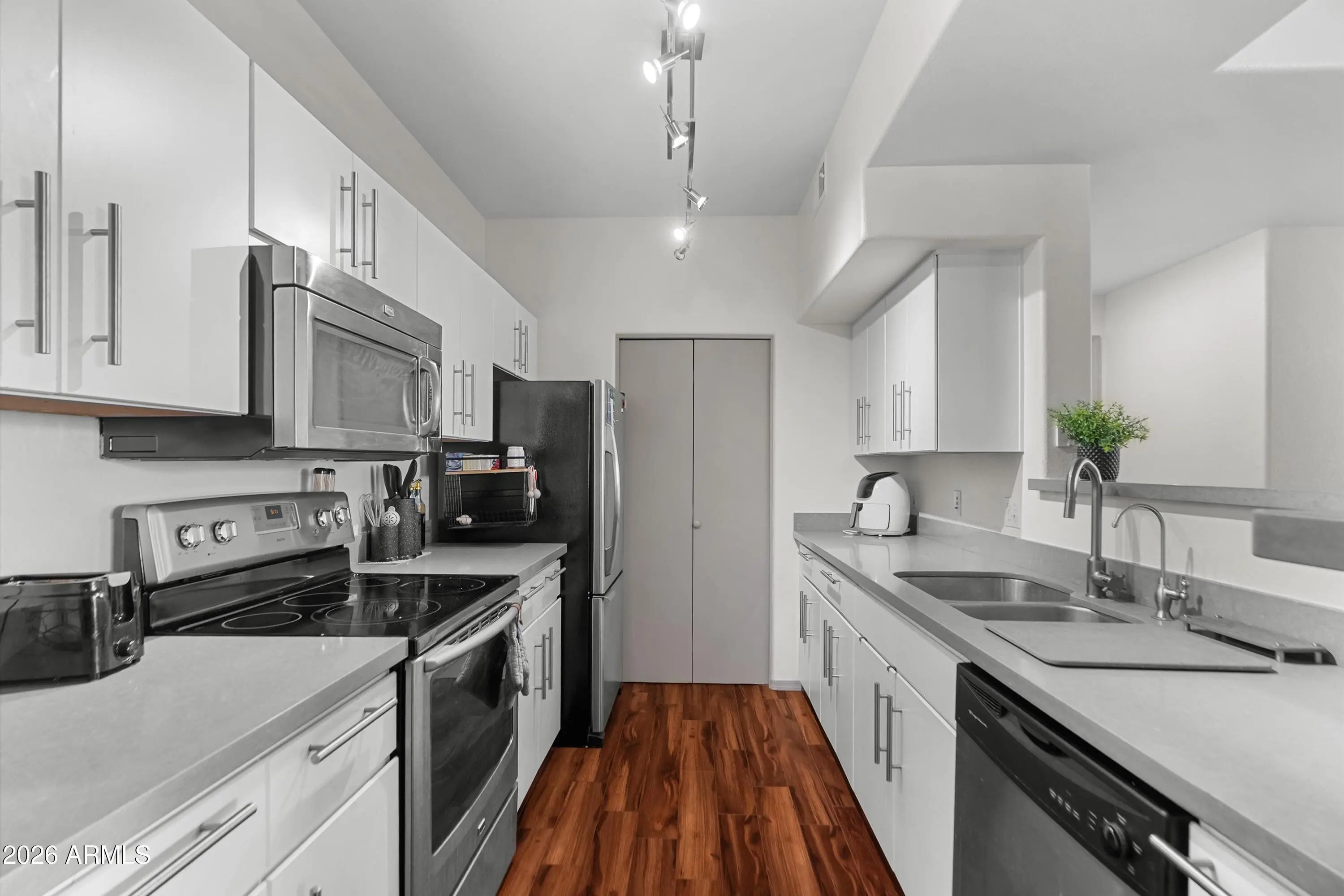 Photo of Listing #6982656