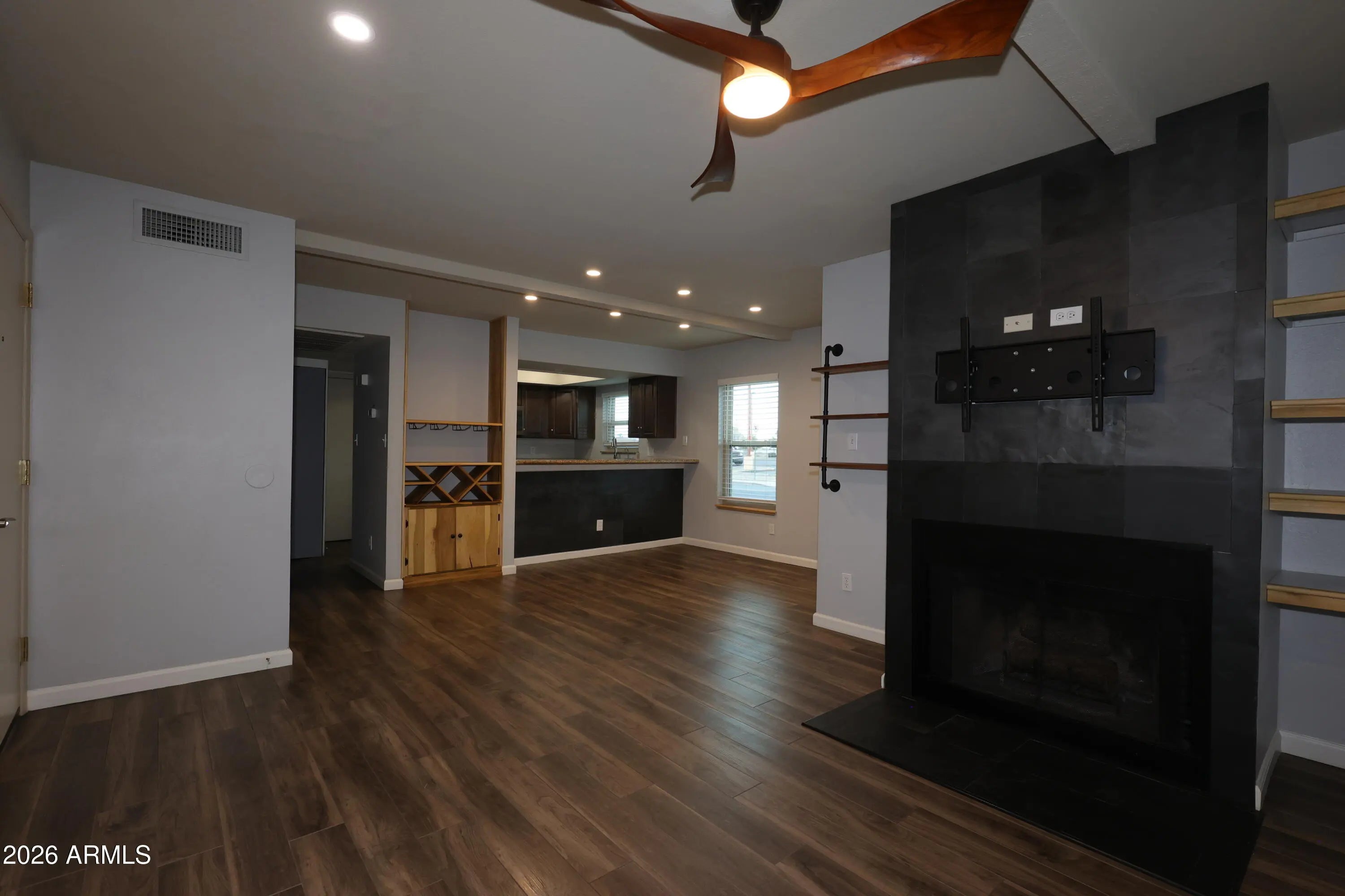 Photo of Listing #6982308