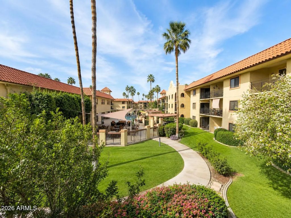 10330 W Thunderbird Boulevard (unit C202), Sun City
