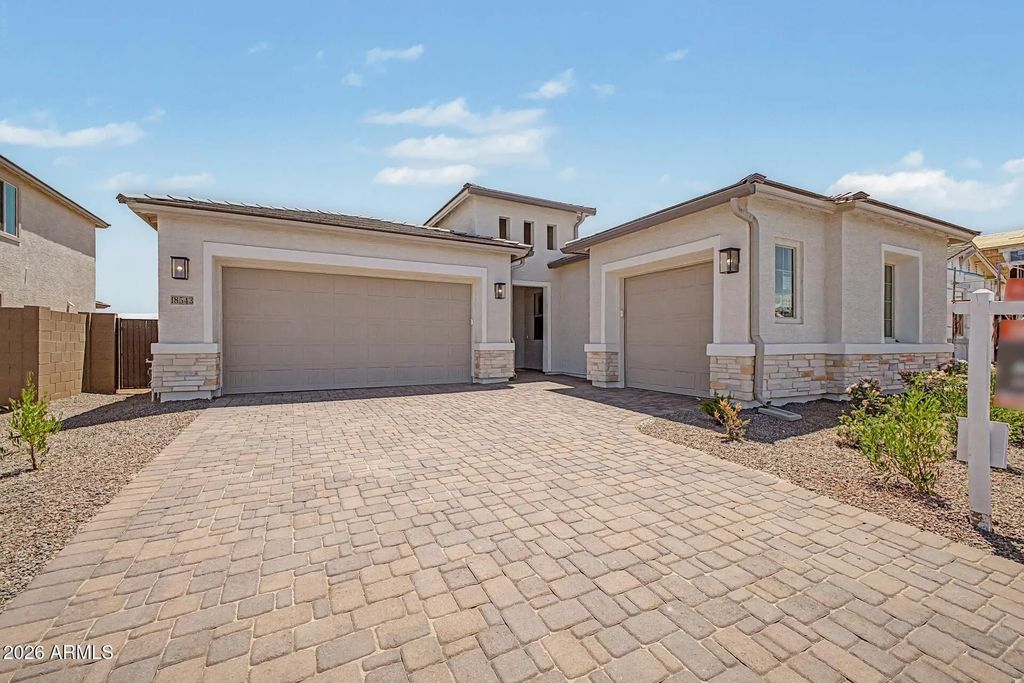 18543 W Laurie Lane, Waddell