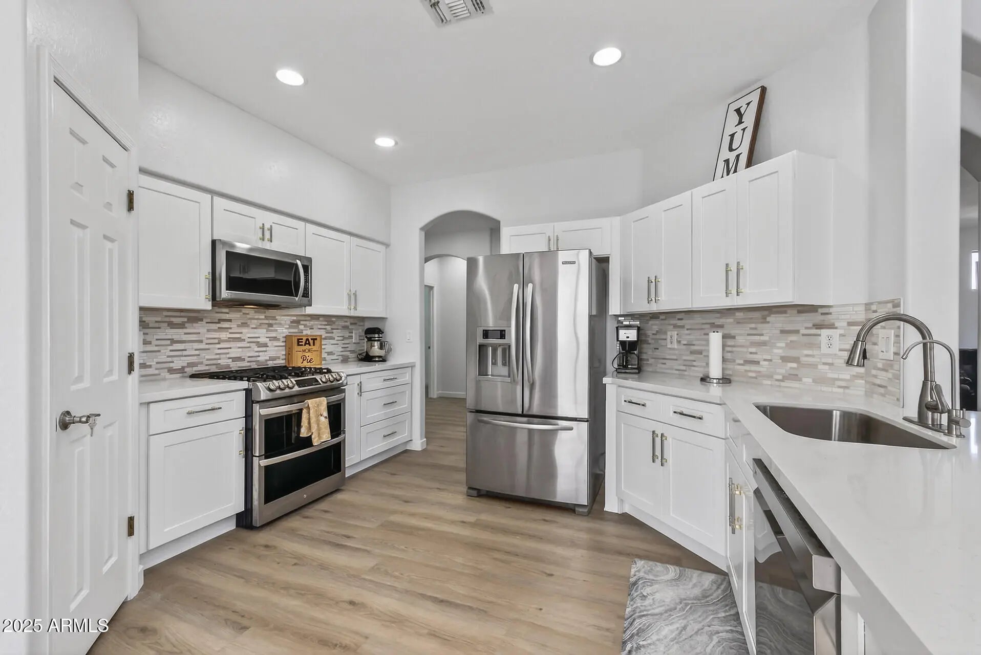 Photo of Listing #6984075