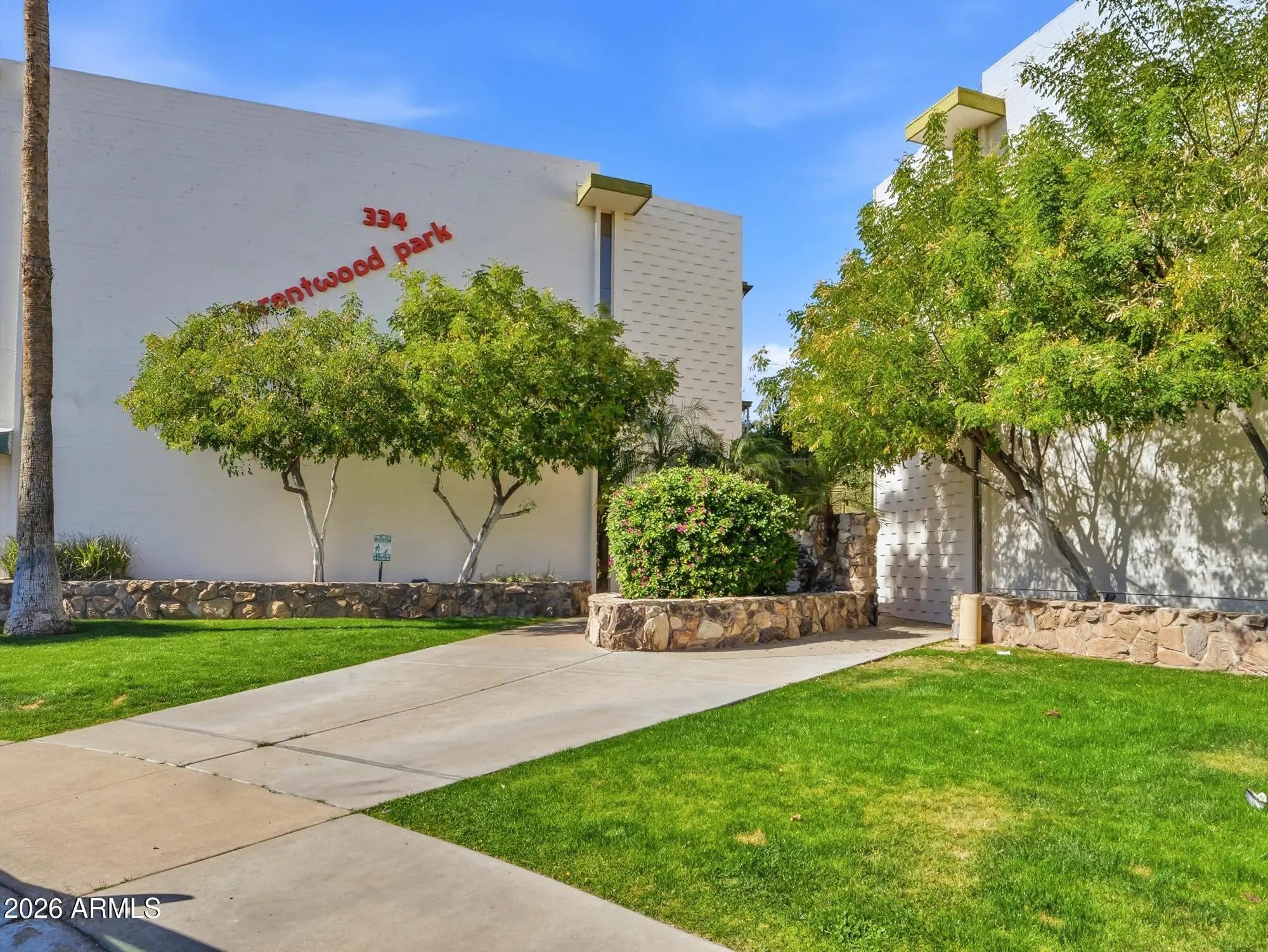 Photo of Listing #6983939