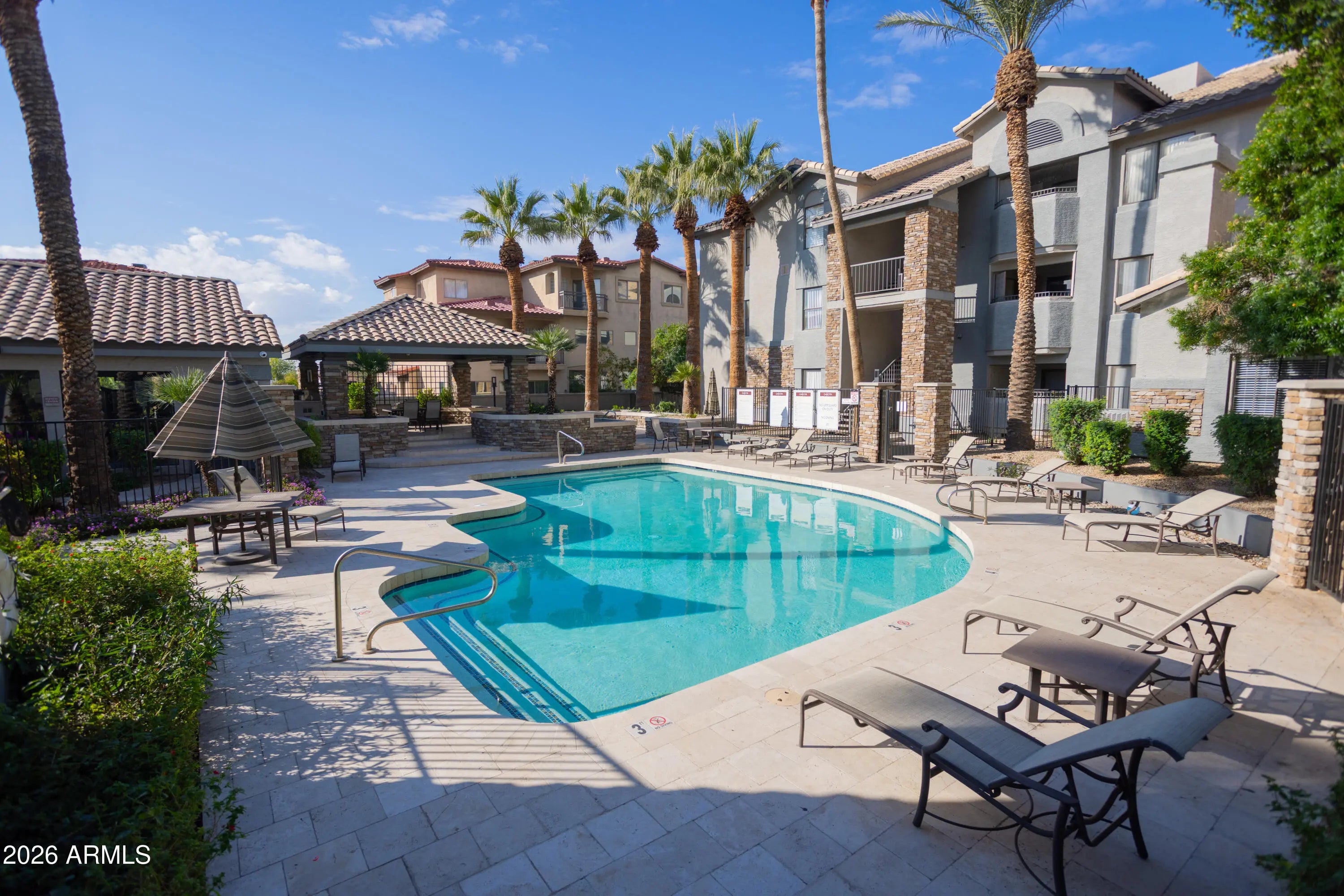 Photo of Listing #6984382